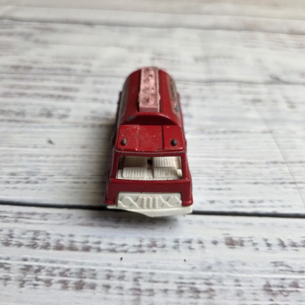 Vintage Tootsie Toy Chemical Extinguisher Red Fire Truck 1970‎ Made In USA
